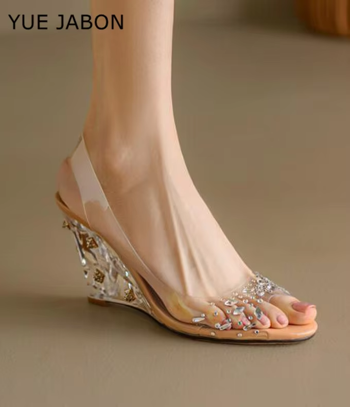Clear PVC Peep toe Triangle Crystal Wedge Sandals Gladiator Transparent Rivets Women Runway Shoes Back Strap Wedges High Heel
