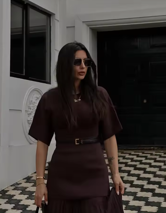 Fashion Brown Knit Pleated Patchwork Dresses Elegant Round Neck Short Sleeve Slim Fit Robe New Female Commute Outdoor Vestidos